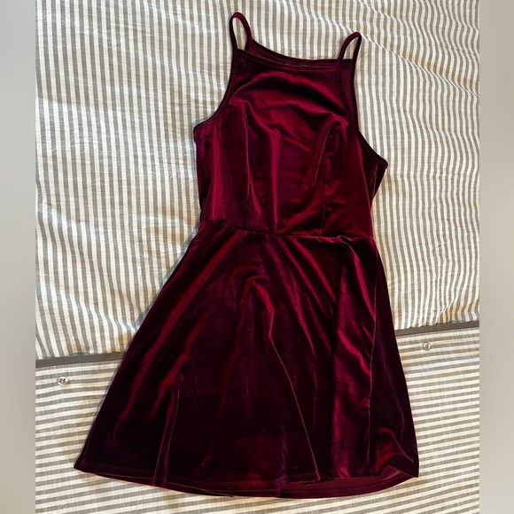 Speechless Juniors Burgundy Velvet Skater Dress - Size L - Picture 1 of 4